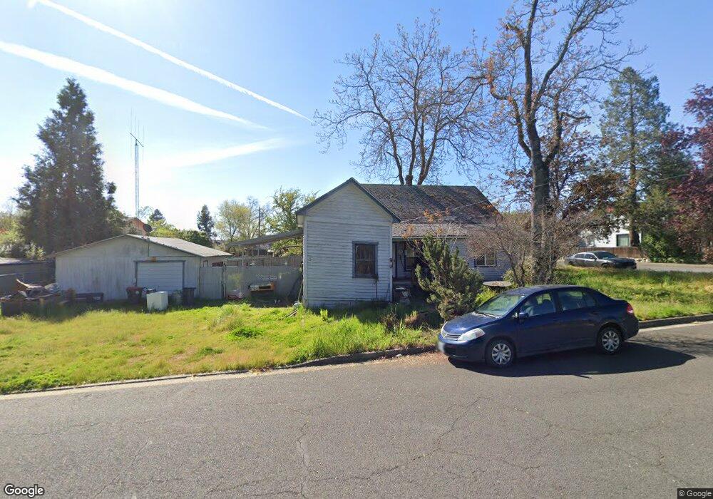 312 Maple St, Central Point, OR 97502 - photo 1