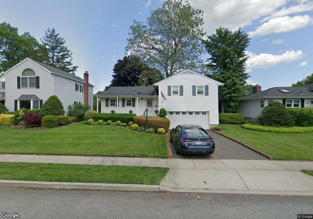 35 Maple St, Garden City, NY 11530 - photo 1