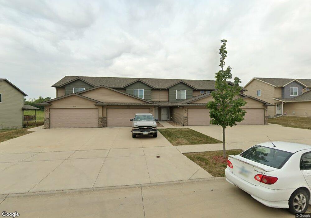 2920 Riviera St SW unit A, Cedar Rapids, IA 52404 - photo 1