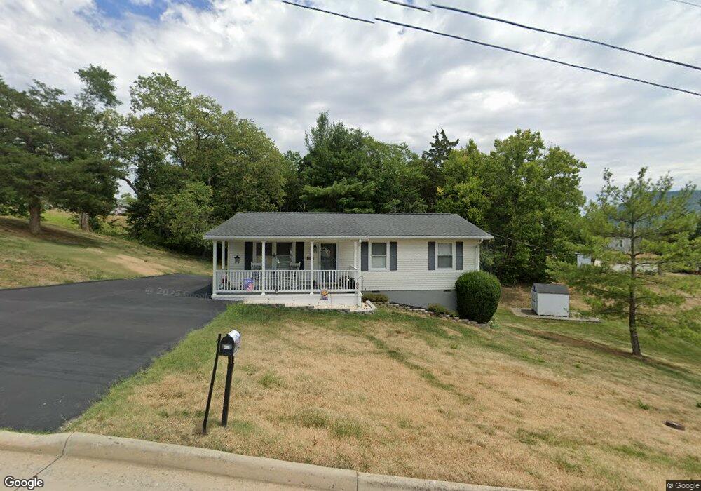 402 Walton St, Strasburg, VA 22657 - photo 1