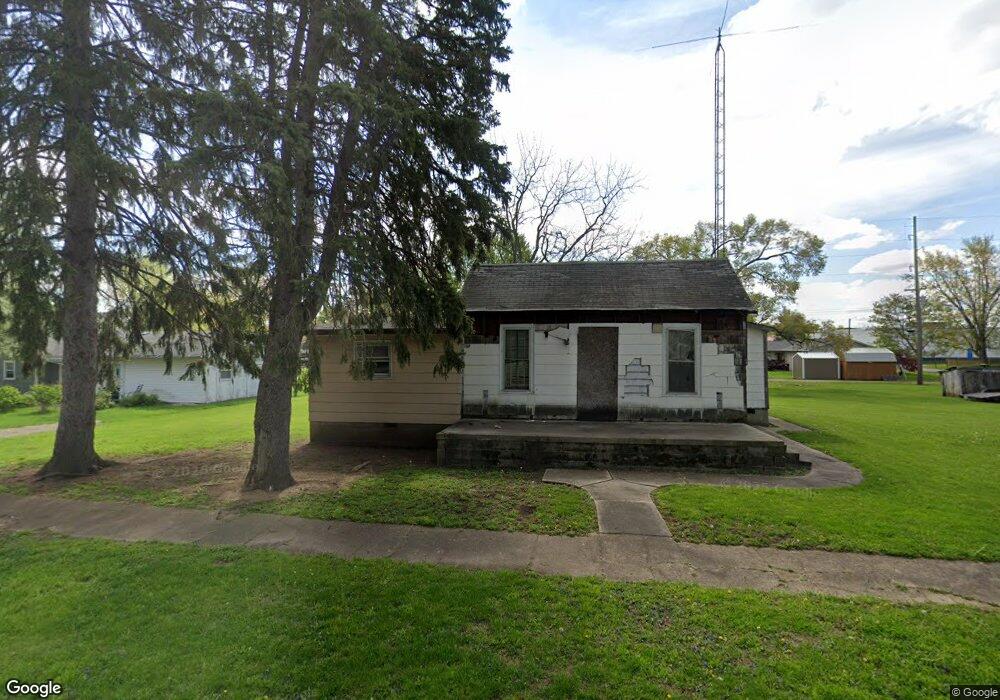 1514 N Kankakee St, Lincoln, IL 62656 - photo 1