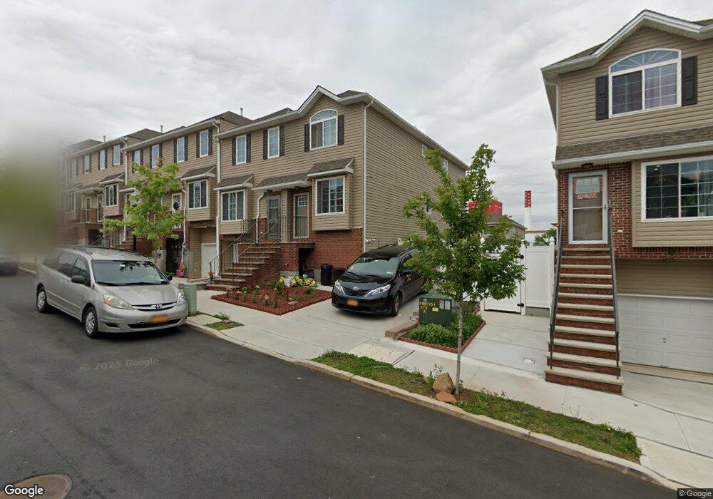 76-106 Burgundy Loop, Staten Island, NY 10304 - photo 1