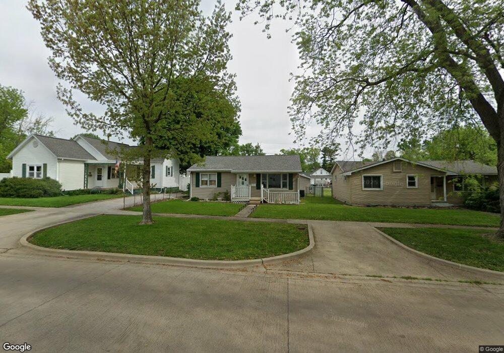 612 Marshall Ave, Mattoon, IL 61938 - photo 1