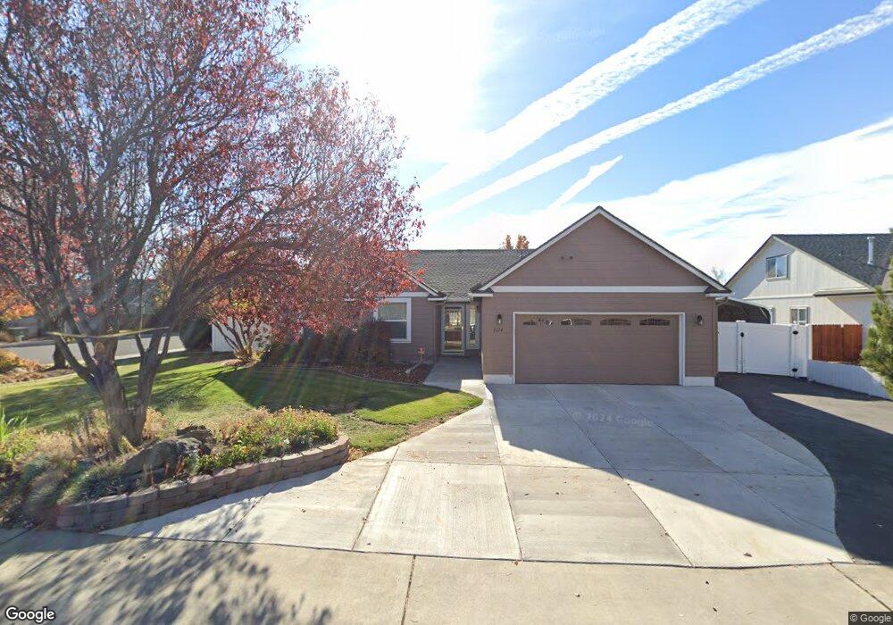 2214 NW Maple Ct, Redmond, OR 97756 - photo 1