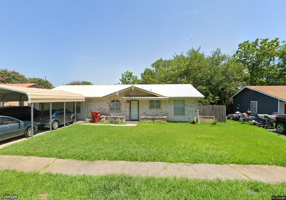 106 W Cunningham St, Bonham, TX 75418 - photo 1