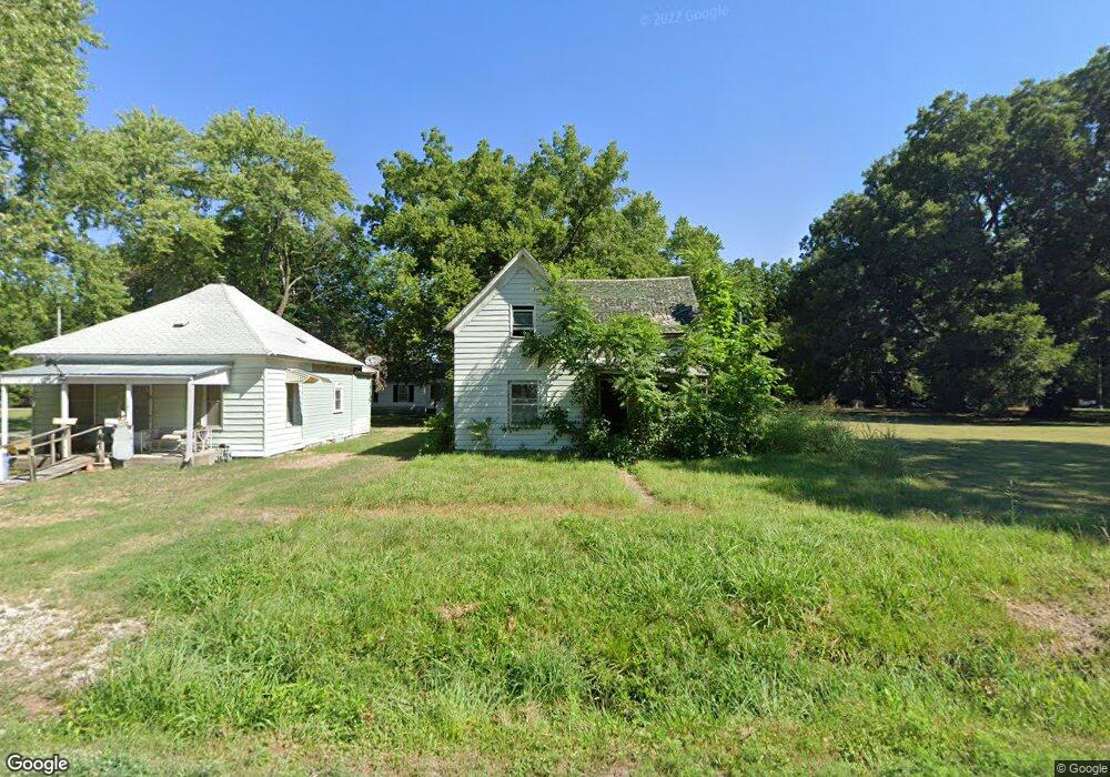 1137 Washington Ave, Parsons, KS 67357 - photo 1