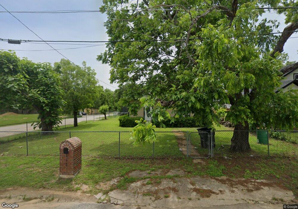 612 Royal St, Cleburne, TX 76031 - photo 1