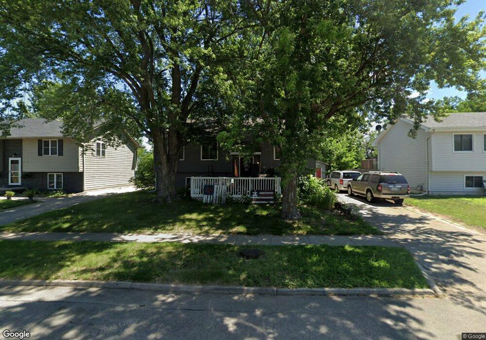 2605 SE 18th St, Des Moines, IA 50320 - photo 1