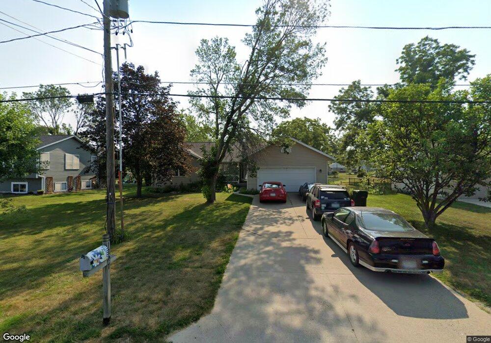 1227 Westland Rd NW, Cedar Rapids, IA 52405 - photo 1