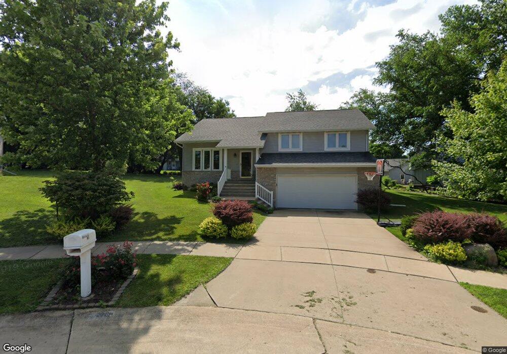 2419 Jomar Ct SW, Cedar Rapids, IA 52404 - photo 1