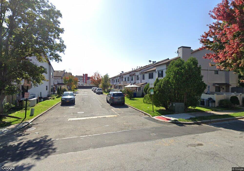 89 Selvin Loop unit A, Staten Island, NY 10303 - photo 1