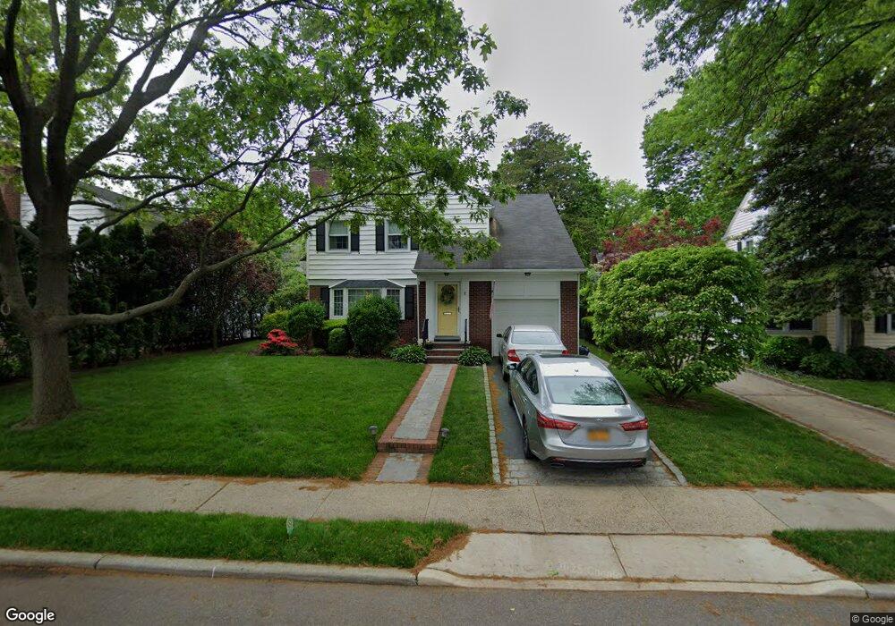 2 Brixton Rd, Garden City, NY 11530 - photo 1