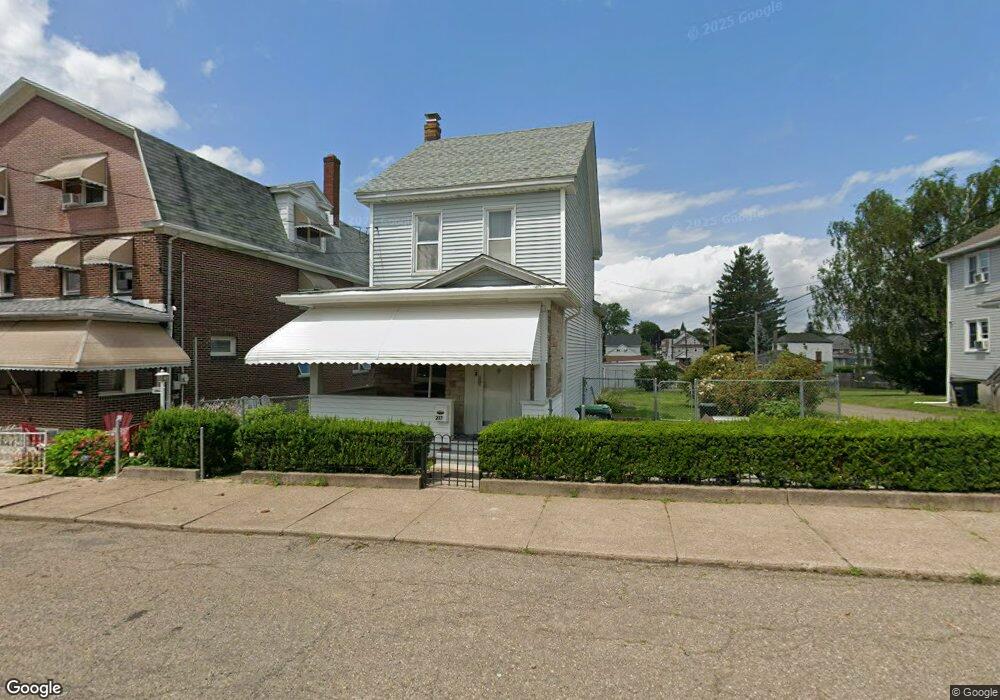 217 E Sherman St, McAdoo, PA 18237 - photo 1