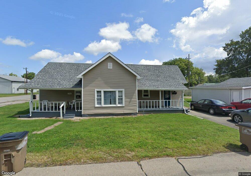 121 Oak St, Columbus, IN 47201 - photo 1