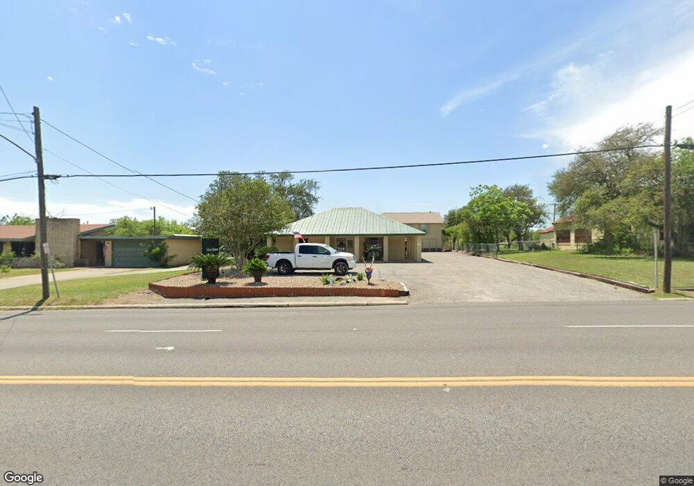 1209 N Washington St, Beeville, TX 78102 - photo 1