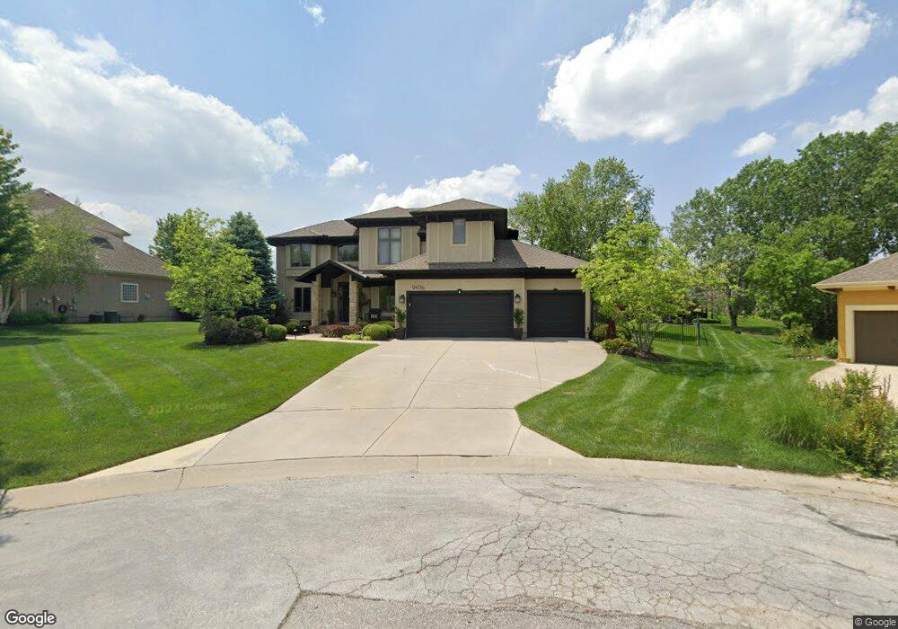 9936 Skyview Ln, Lenexa, KS 66220 - photo 1