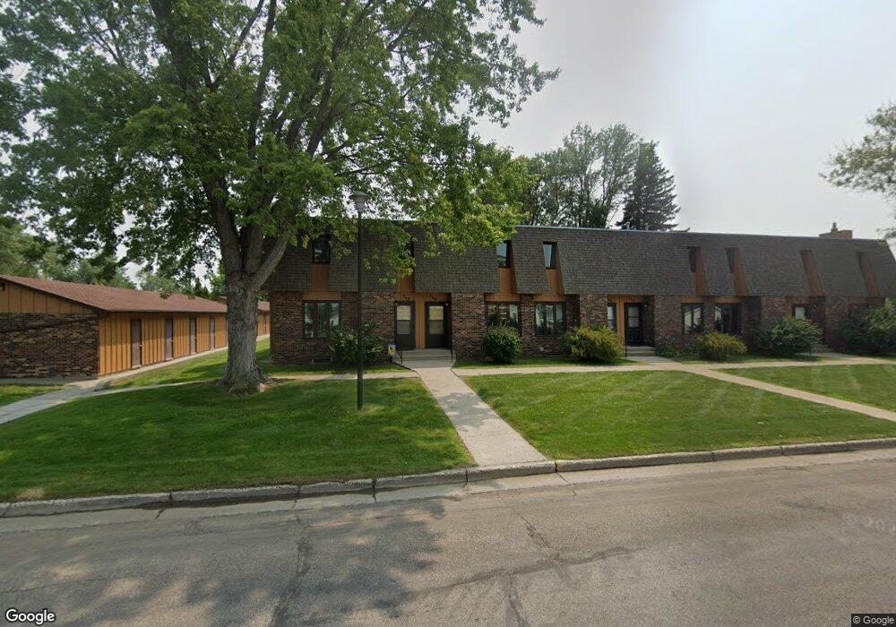 746 10th St NE, Jamestown, ND 58401 - photo 1