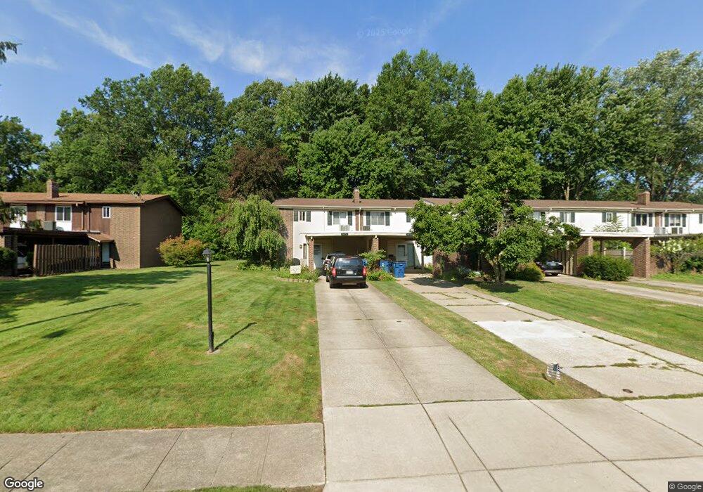 9472 Fernwood Dr unit 9472, Olmsted Falls, OH 44138 - photo 1