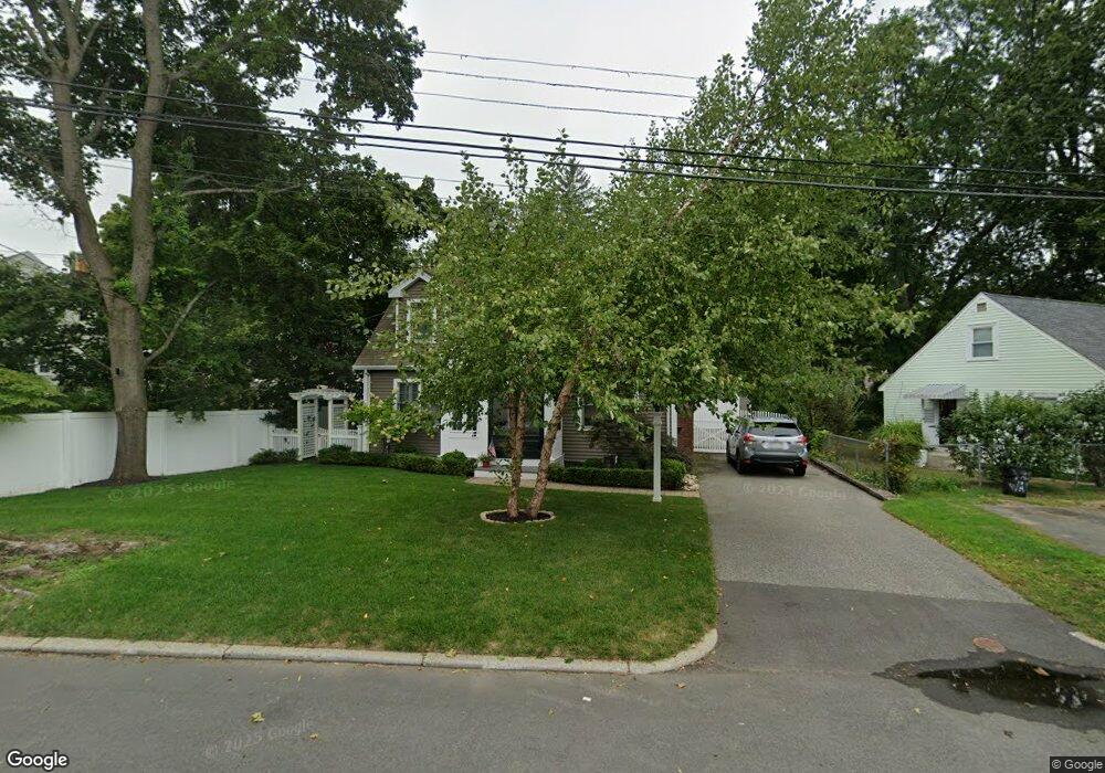 16 Oakledge Rd, Waltham, MA 02452 - photo 1