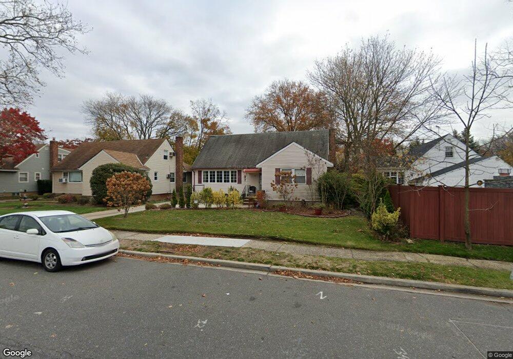 187 Hungry Harbor Rd, Valley Stream, NY 11581 - photo 1