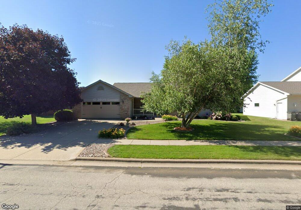 1006 Eastwood St, Holmen, WI 54636 - photo 1