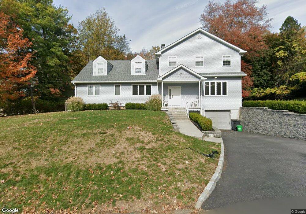 7 Blue Bird Rd, Monsey, NY 10952 - photo 1