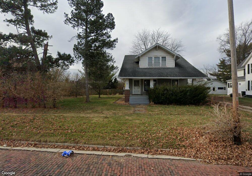 416 N Church St, Princeton, IL 61356 - photo 1