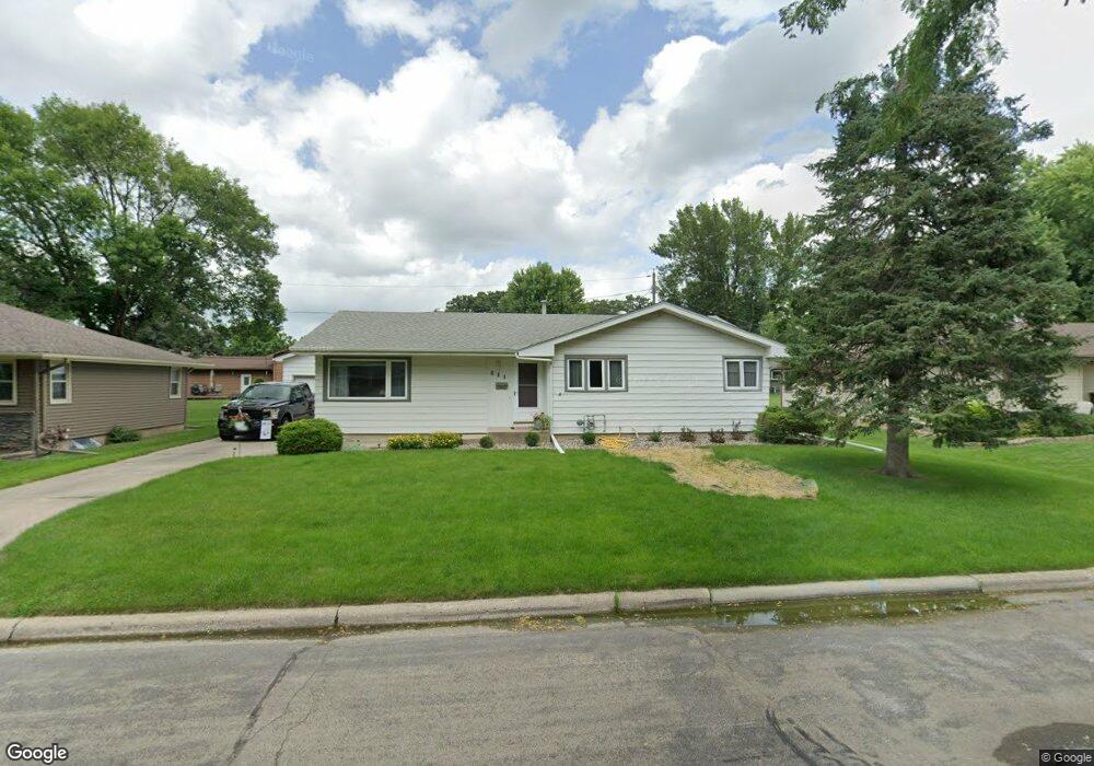 211 Fairview Dr, Albert Lea, MN 56007 - photo 1