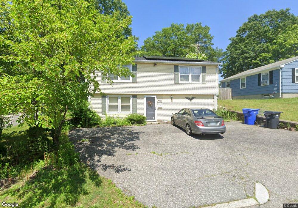 31 Dunnell Ave, Pawtucket, RI 02860 - photo 1