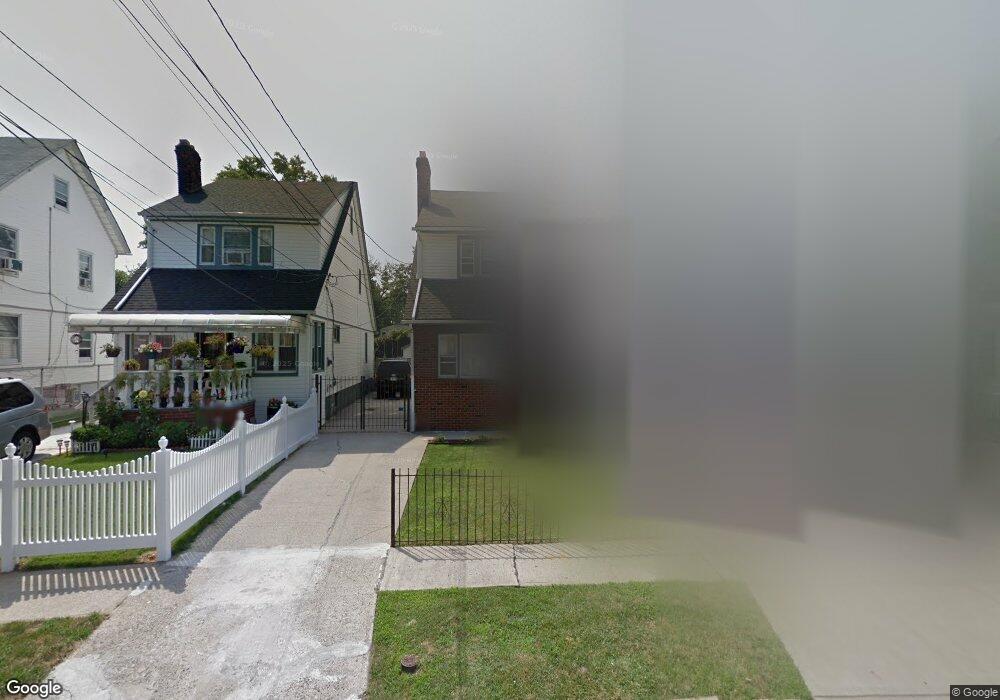 197-32 Carpenter Ave, Hollis, NY 11423 - photo 1