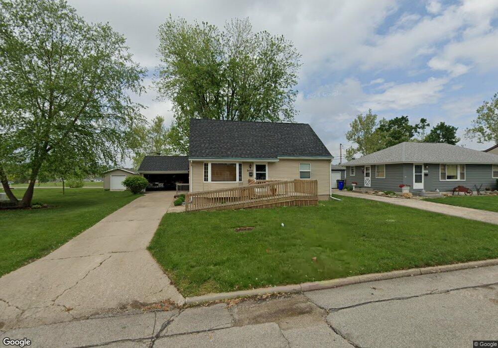 2452 Lauren Dr SW, Cedar Rapids, IA 52404 - photo 1