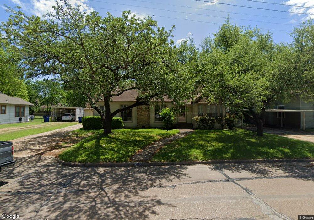 207 W Gilmer St, Ennis, TX 75119 - photo 1