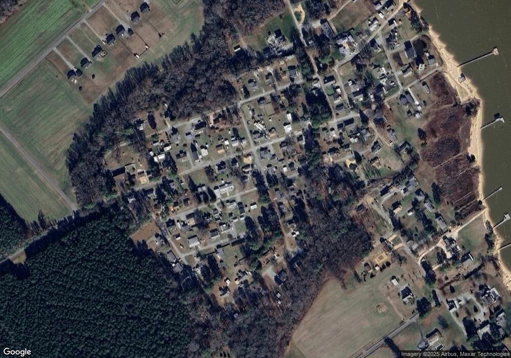 225 Waterview Dr, Dunnsville, VA 22454 - photo 1