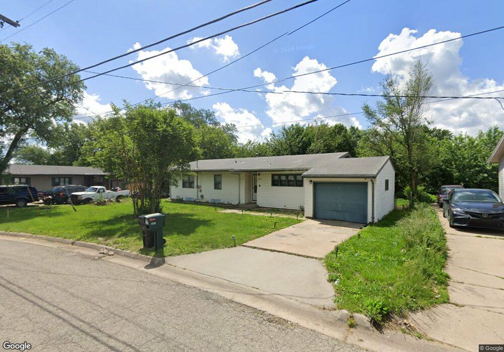 6827 SW Windsong Dr, Topeka, KS 66619 - photo 1