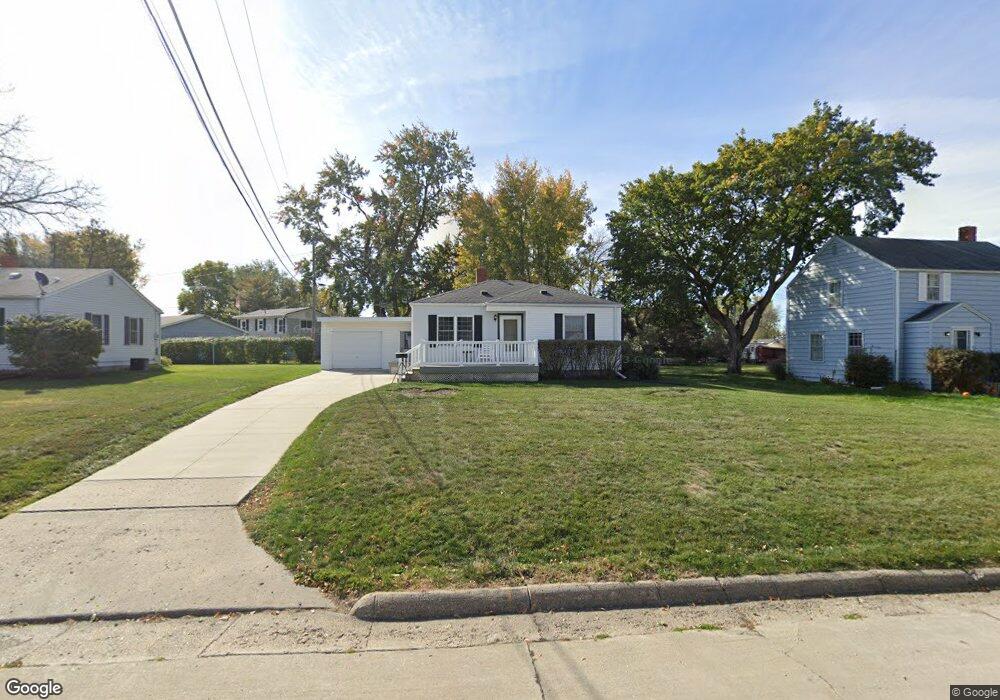 2009 S 3rd Ave E, Newton, IA 50208 - photo 1