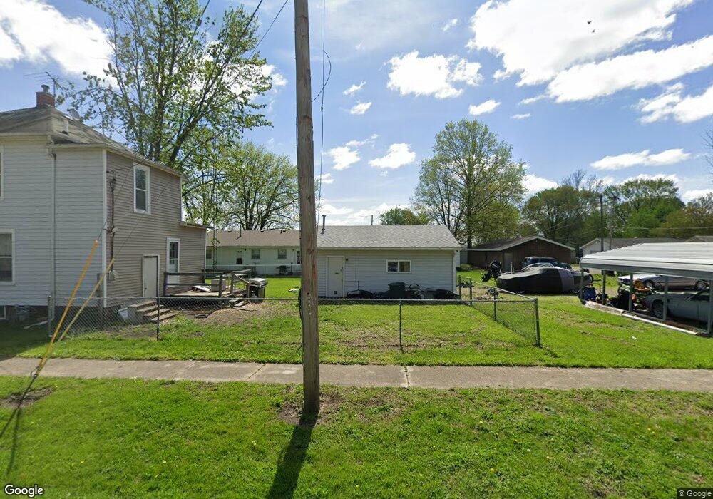 604 Denver St, Lincoln, IL 62656 - photo 1