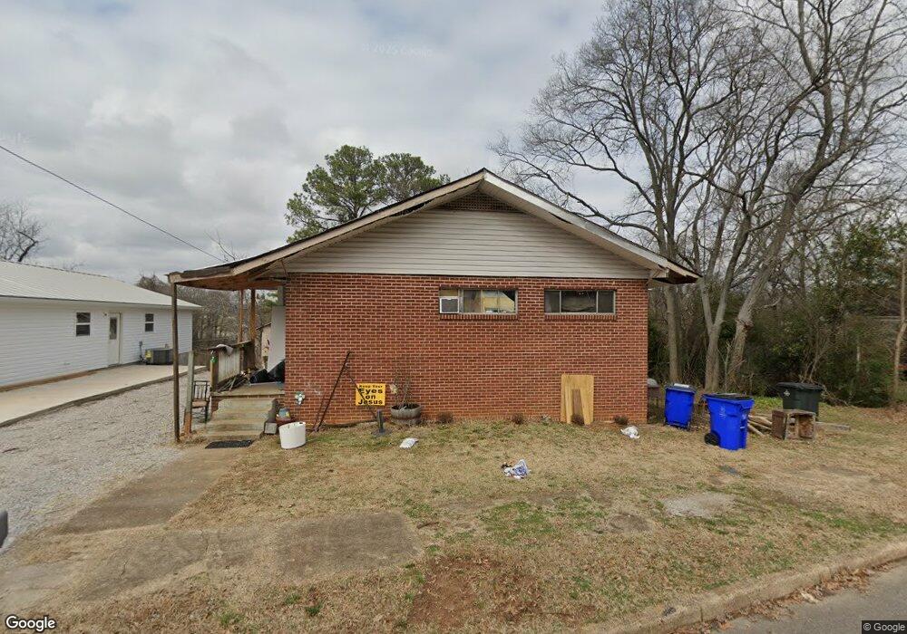 813 E Tombigbee St, Florence, AL 35630 - photo 1