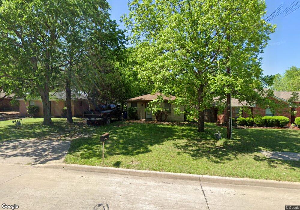 608 E Burnett St, Ennis, TX 75119 - photo 1