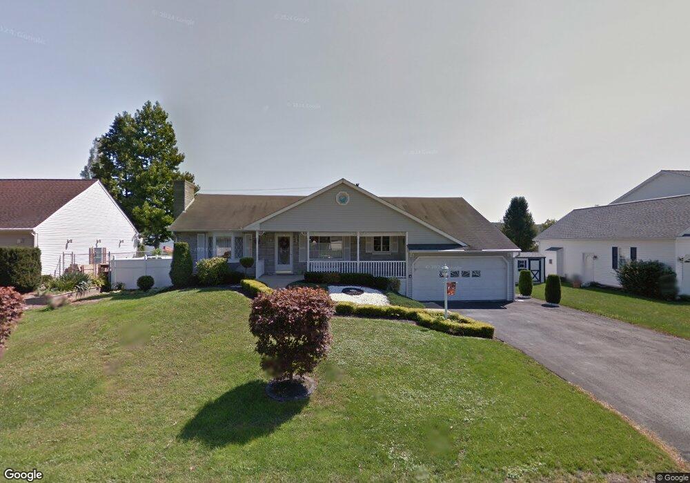 113 S Red Maple St, Selinsgrove, PA 17870 - photo 1