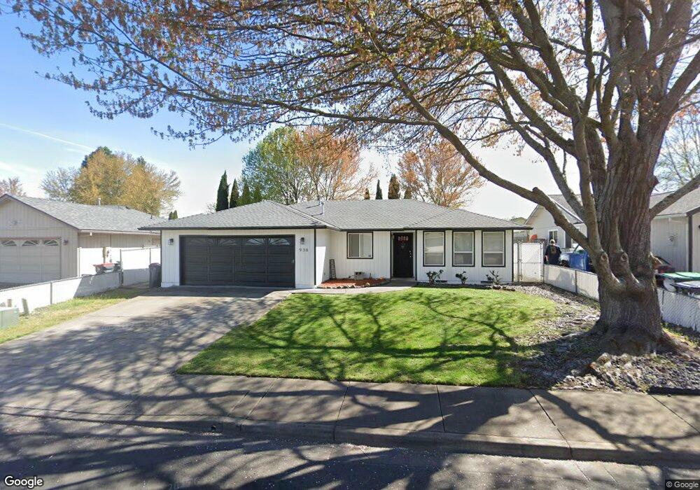 938 Hopkins Rd, Central Point, OR 97502 - photo 1