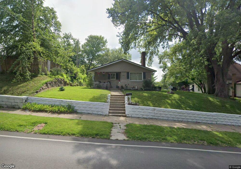 259 N Washington St, Bloomfield, IN 47424 - photo 1