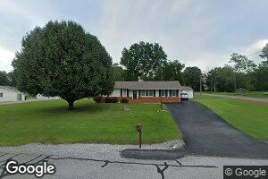 906 S Locust St, Sesser, IL 62884