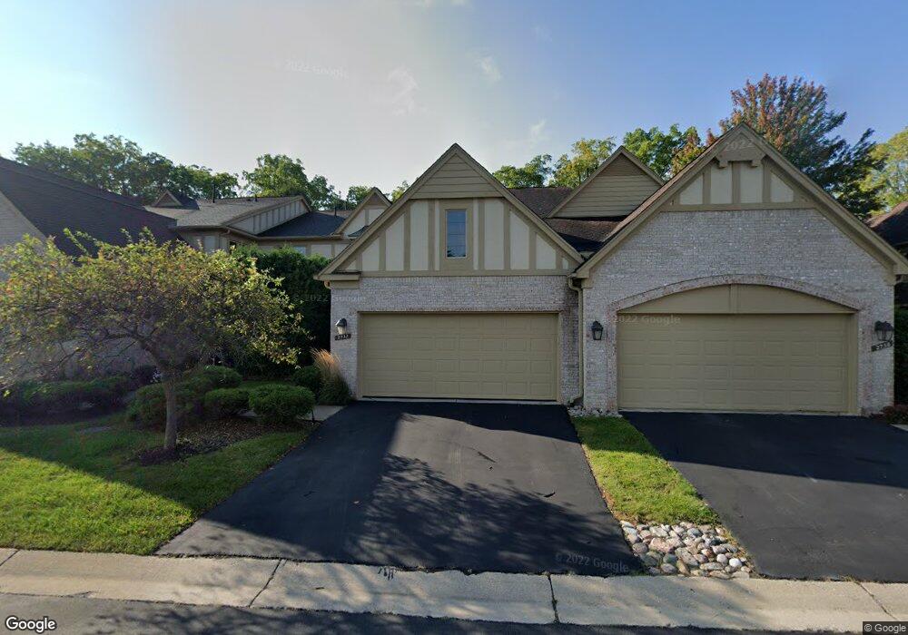 2732 Winter Garden Ct unit 52, Ann Arbor, MI 48105 - photo 1