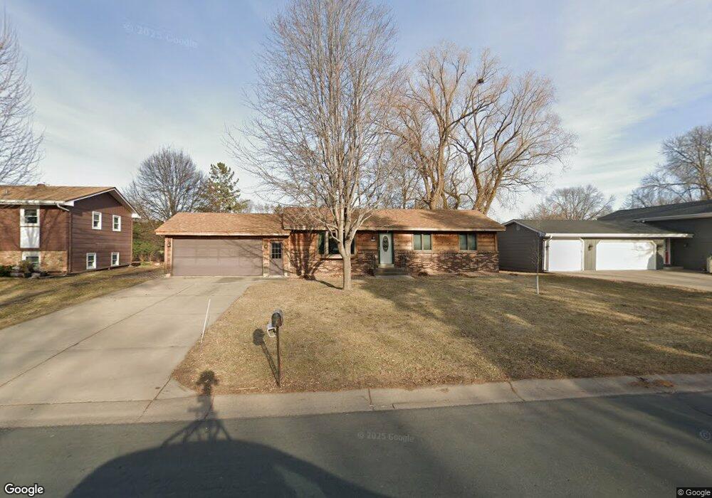 9418 Wellington Ln N, Maple Grove, MN 55369 - photo 1