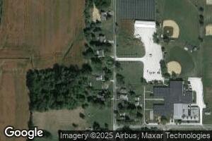 437 N Pine St, Williamsfield, IL 61489