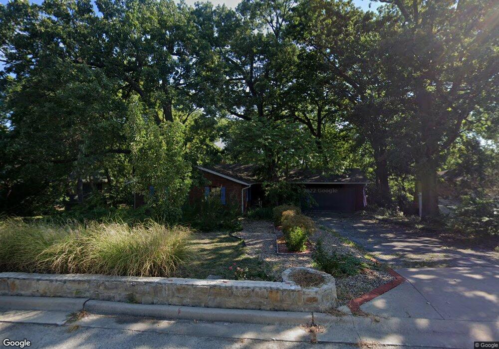 6349 Robinhood Ln, Shawnee, KS 66203 - photo 1