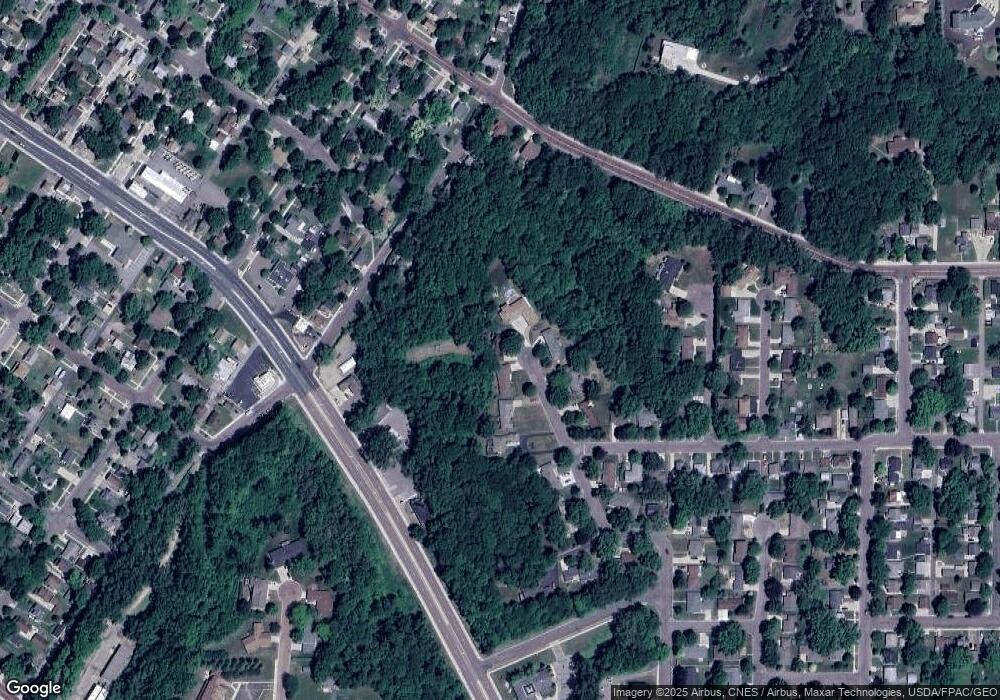 320 Woodshire Dr, Mankato, MN 56001 - photo 1