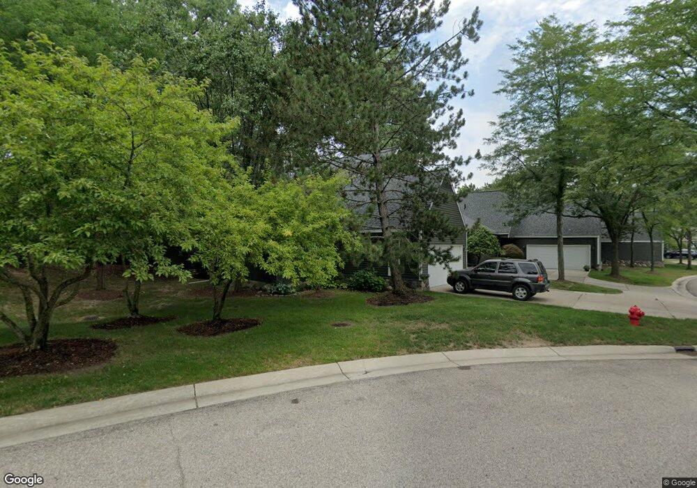 7460 Pinehurst Cir unit 2, Bloomfield Hills, MI 48301 - photo 1
