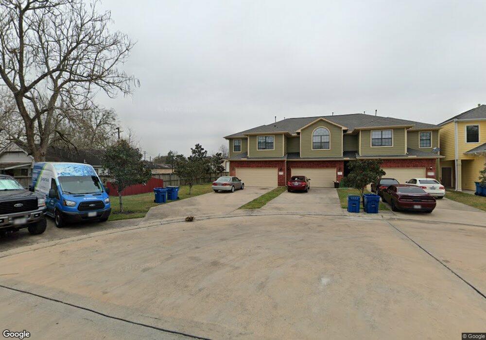 2005 Broadview Cir, Rosenberg, TX 77471 - photo 1