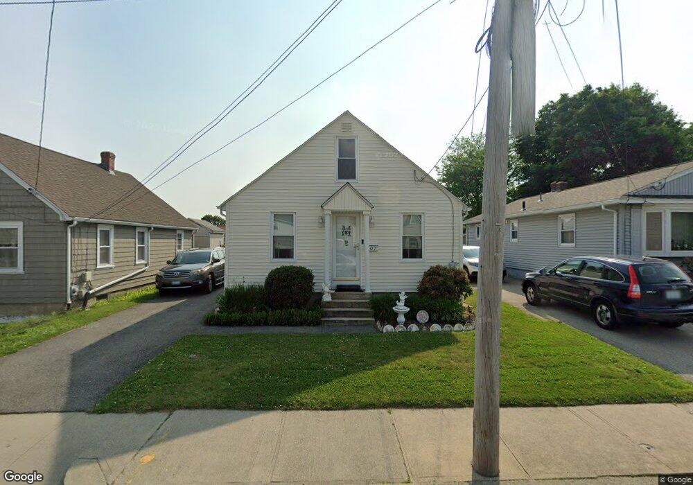 207 Crescent Ave, Cranston, RI 02910 - photo 1